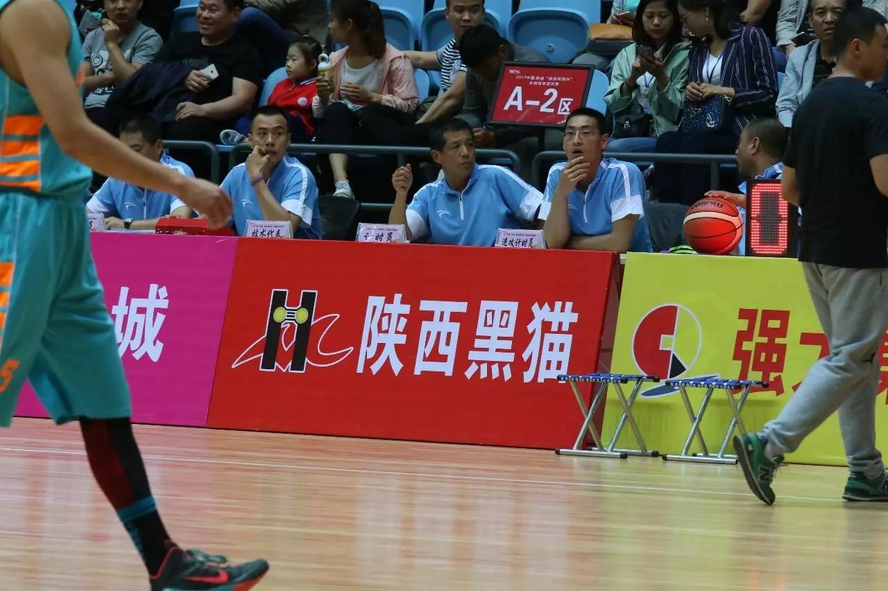 NBA直播免費(fèi)看！官方渠道VS第三方平臺(tái)，哪個(gè)更香？